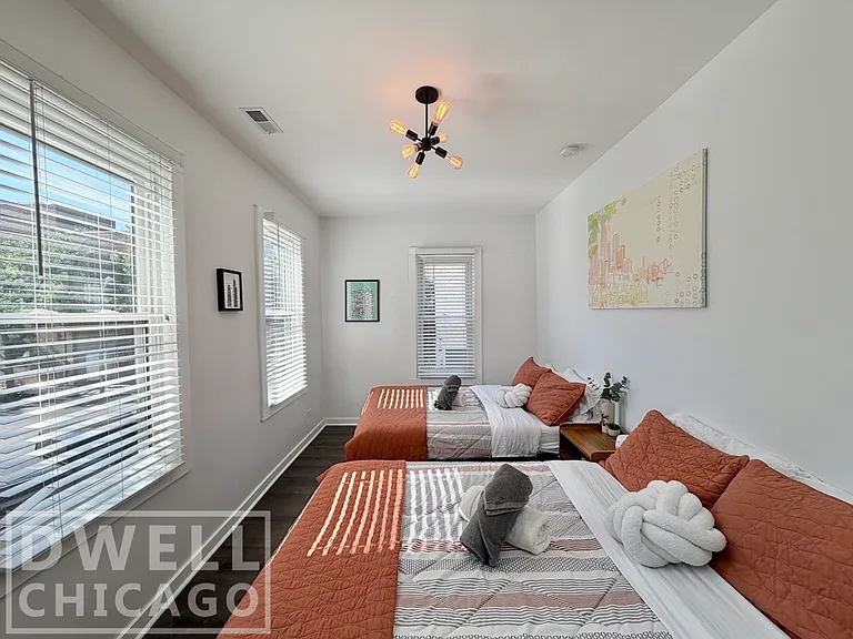 1419 N Paulina St — Photo 23