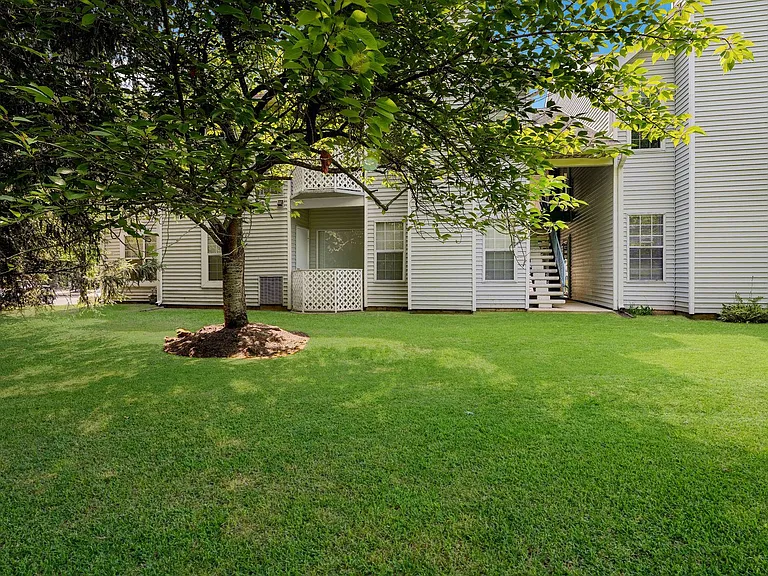 907 Diamond Dr — Photo 26