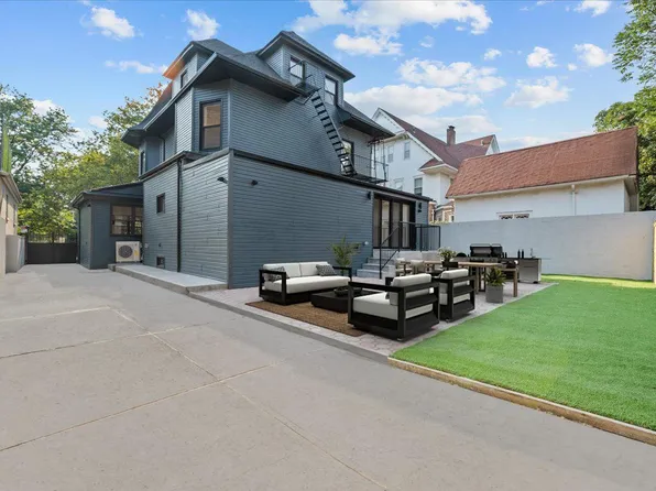 2729 Bedford Avenue image 21 of 33