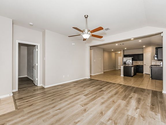 5th image of 829 Walls Blvd