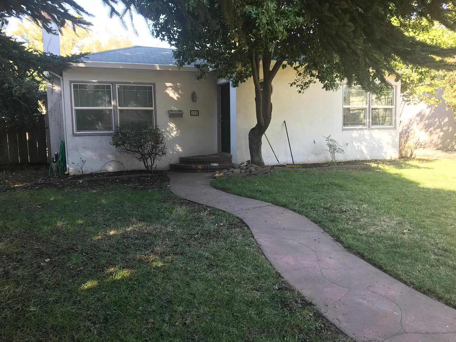 490 E Sacramento Ave — Photo 1
