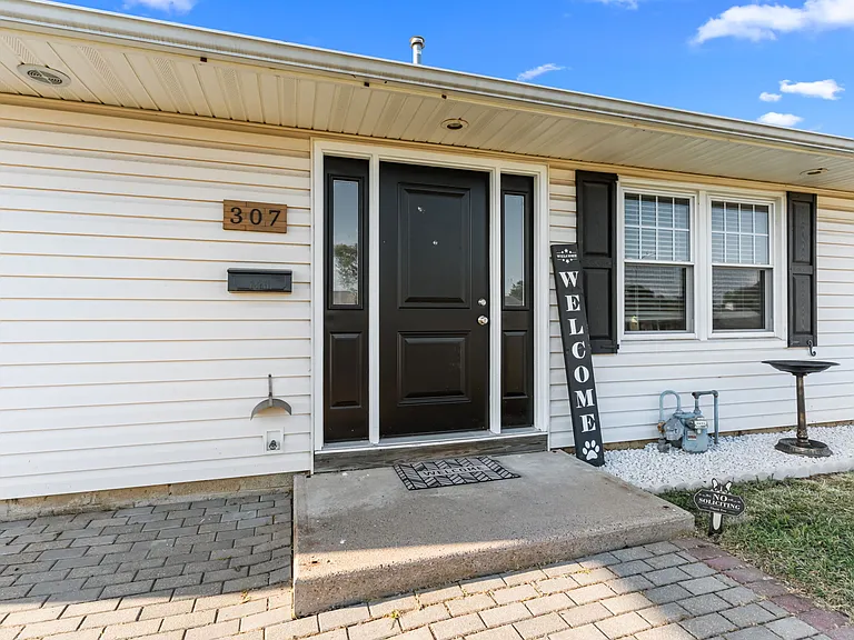 307 Andover Rd — Photo 2