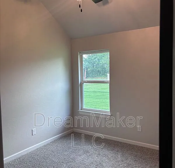 103 Trimble Dr — Photo 3