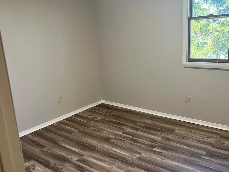 302 Stewart St #1 — Photo 8