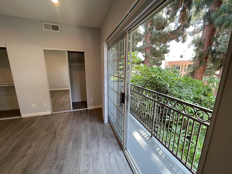 Lanewood Court Apartments — Photo 28