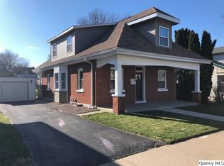 1233 N 12th St, Quincy, IL 62301