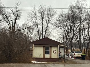 272 E Main St, Farwell, MI 48622