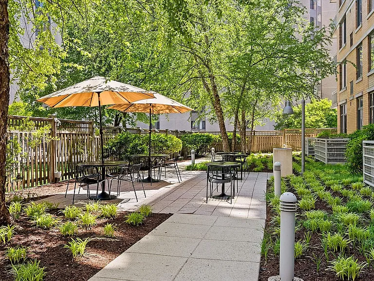 440 L St NW #305 — Photo 15