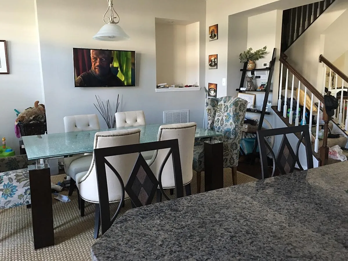 4 bed, 2.5 bath, 2300 sqft, $990 — Photo 4