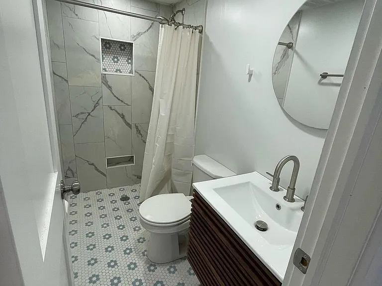 515 E 39th St #B — Photo 2