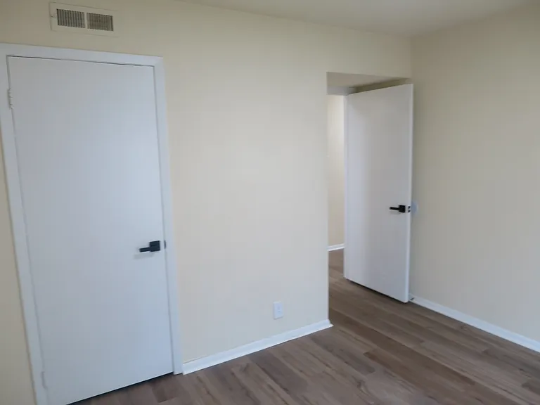 7515 Falling Leaves Cir #C — Photo 8