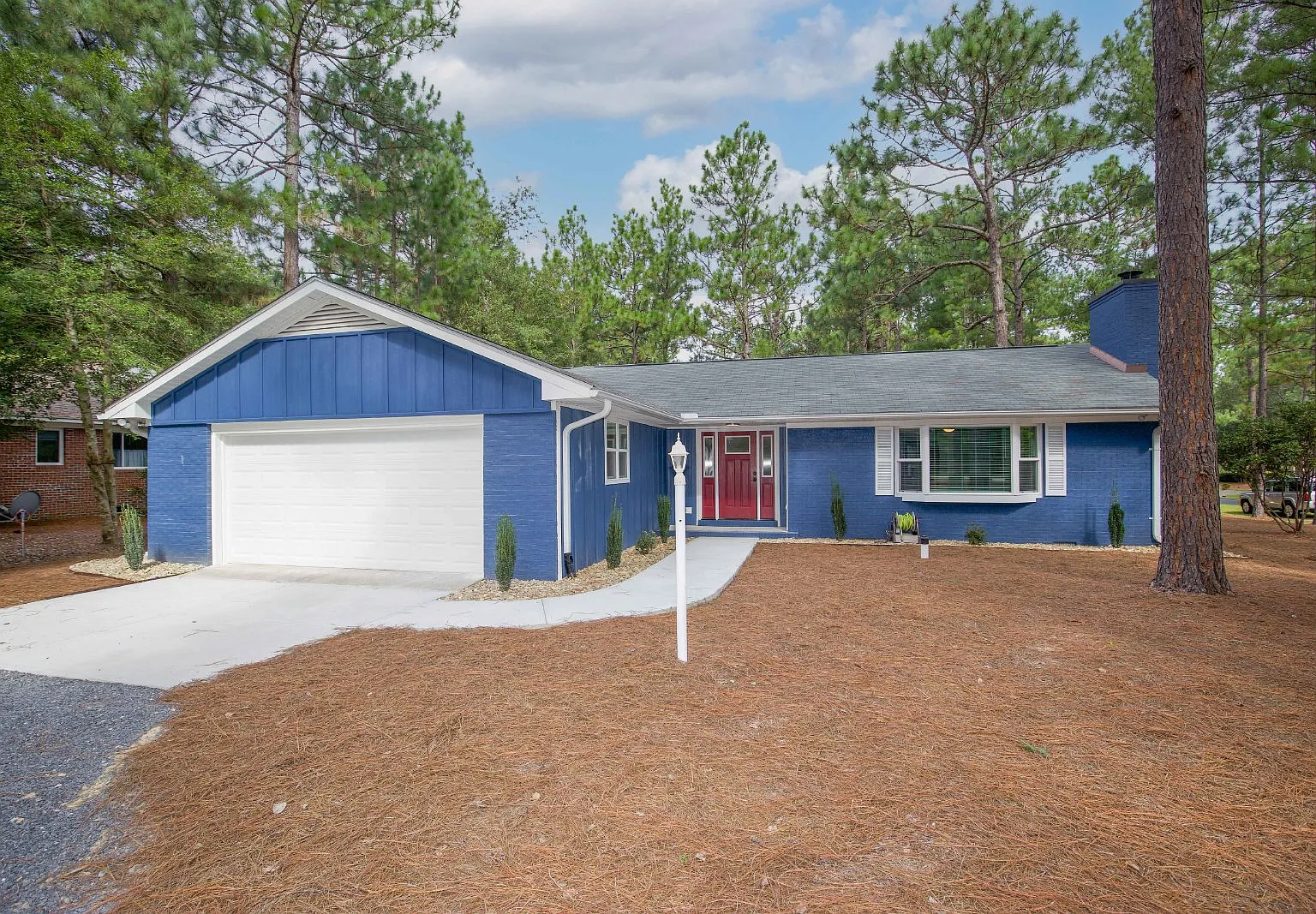 3 bed, 2.0 bath, 2000 sqft, $2,400 — Photo 1