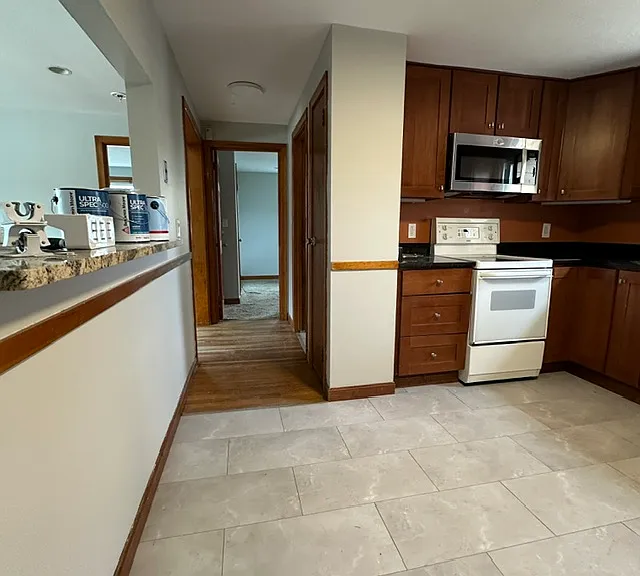 183 Grove St — Photo 6