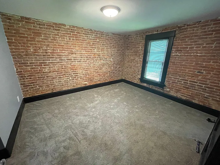 272 S Green St — Photo 7