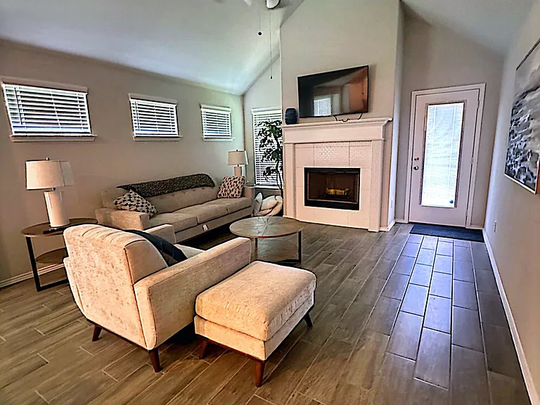 4625 Mill Falls Dr — Photo 4