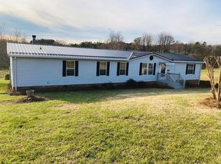 204 Chestnut Meadows Rd, Martinsville, VA 24112