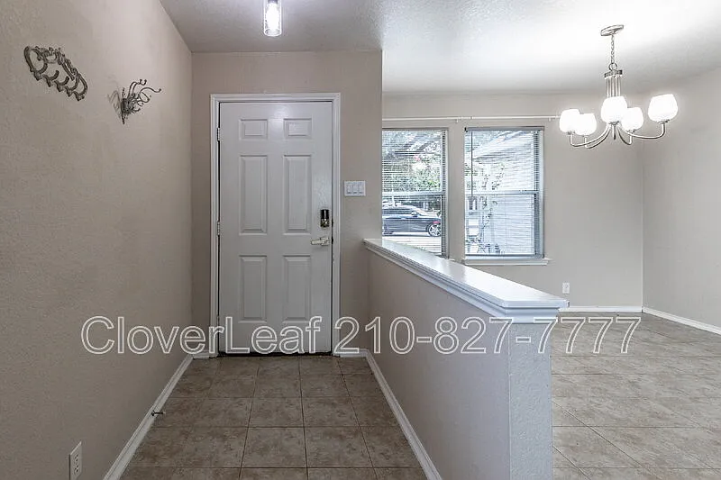 3 bed, 2.5 bath, 1723 sqft, $1,997 — Photo 4