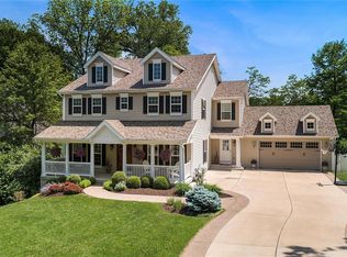 20 York Dr, Saint Louis, MO 63144