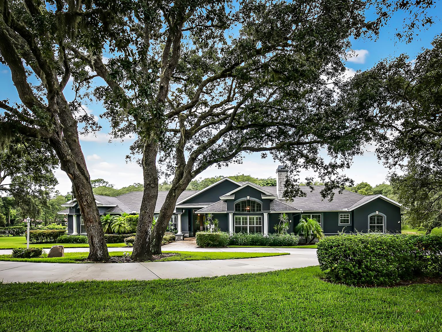2918 Magnolia Trce, Tarpon Springs, FL 34688 | Zillow