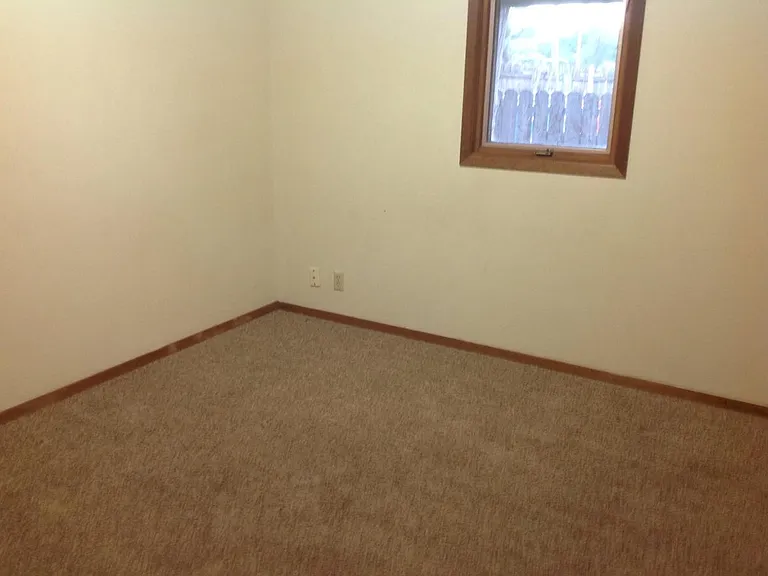 527 W 6th Ave #C — Photo 7