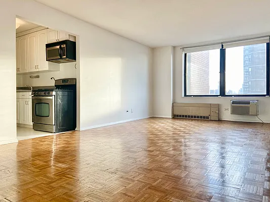 Rented by Avenues Real Estate | media 1