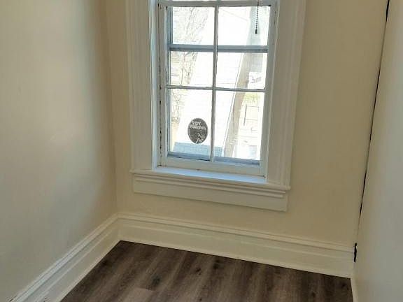 4th image of 8 Saratoga Ave #2