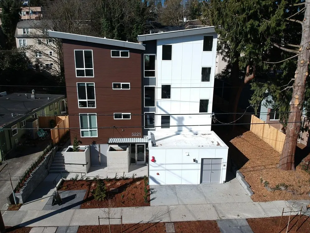 5221 Ravenna Ave NE — Photo 1