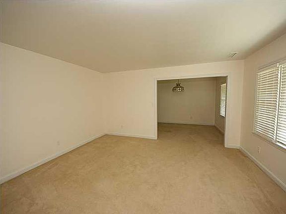 4th image of 783 Stebbins St