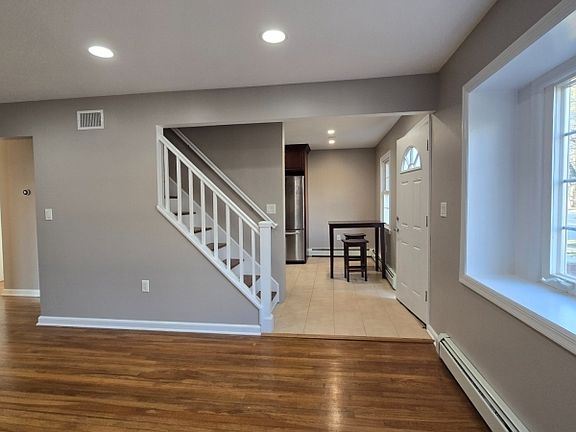 2nd image of 2-72 Saddle River Rd