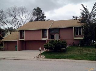 4705 Powderhorn Dr, Rapid City, SD 57702