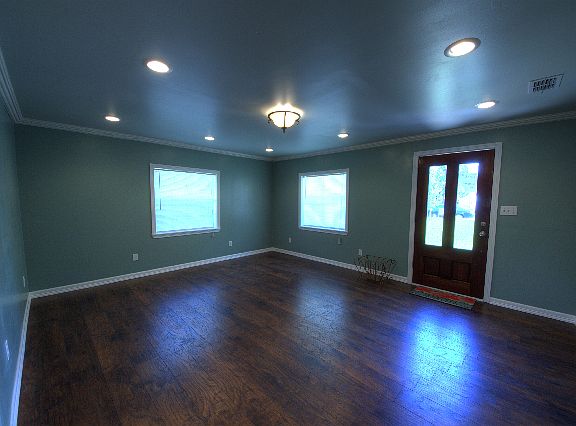 3rd image of 214 Magnolia Ave.