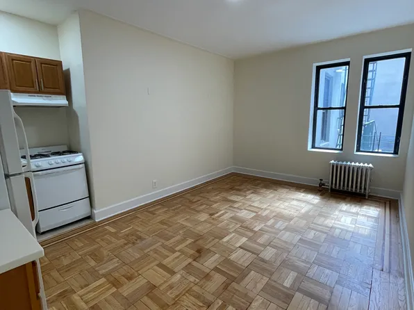 37-47 61st St #1E, Woodside, NY 11377