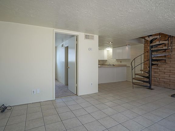 3rd image of 519 Madeira Dr SE APT D