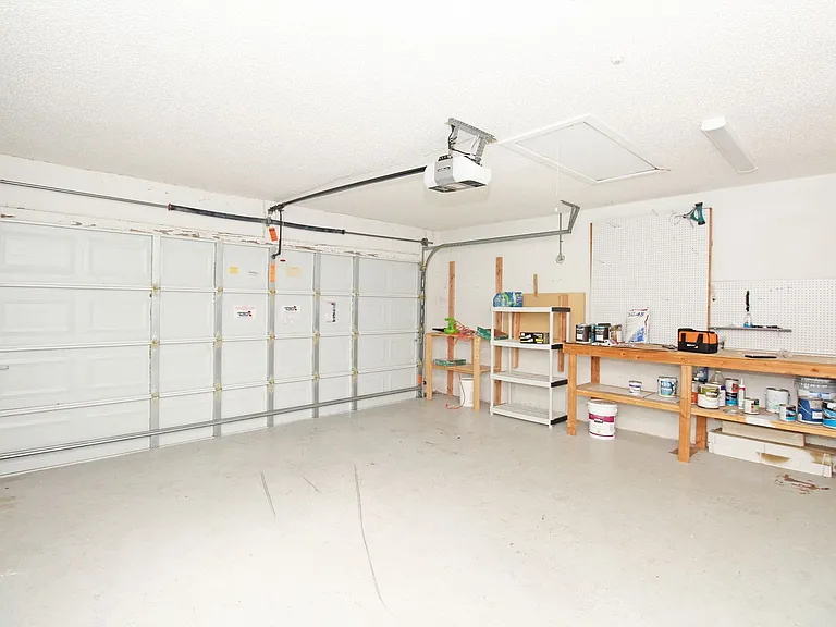 896 Rose Ct — Photo 34