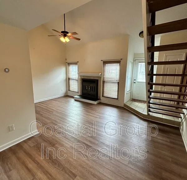 458 Falling Ln #1 — Photo 5