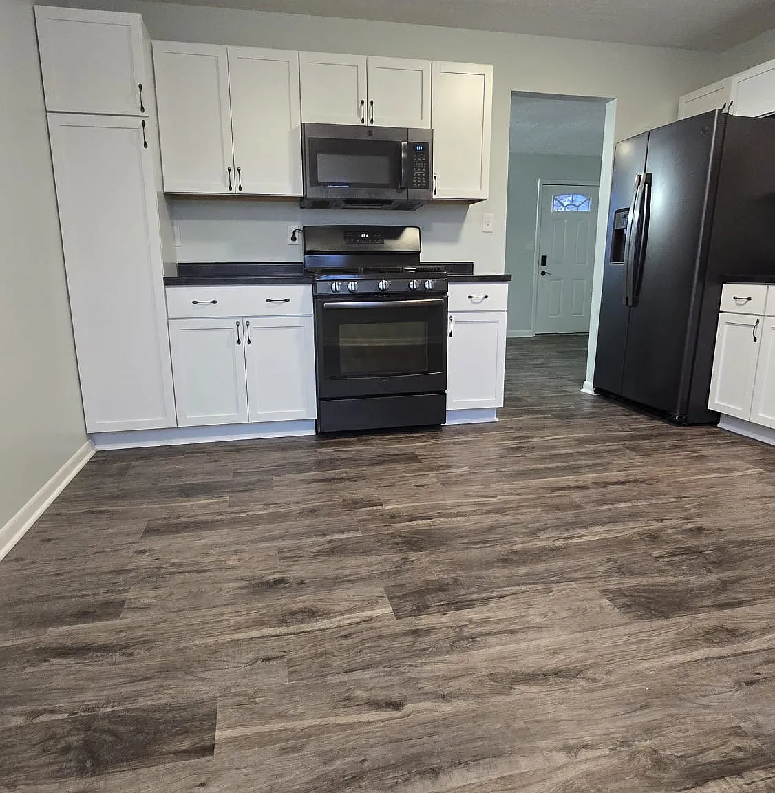 3 bed, 964 sqft, $1,495 — Photo 2