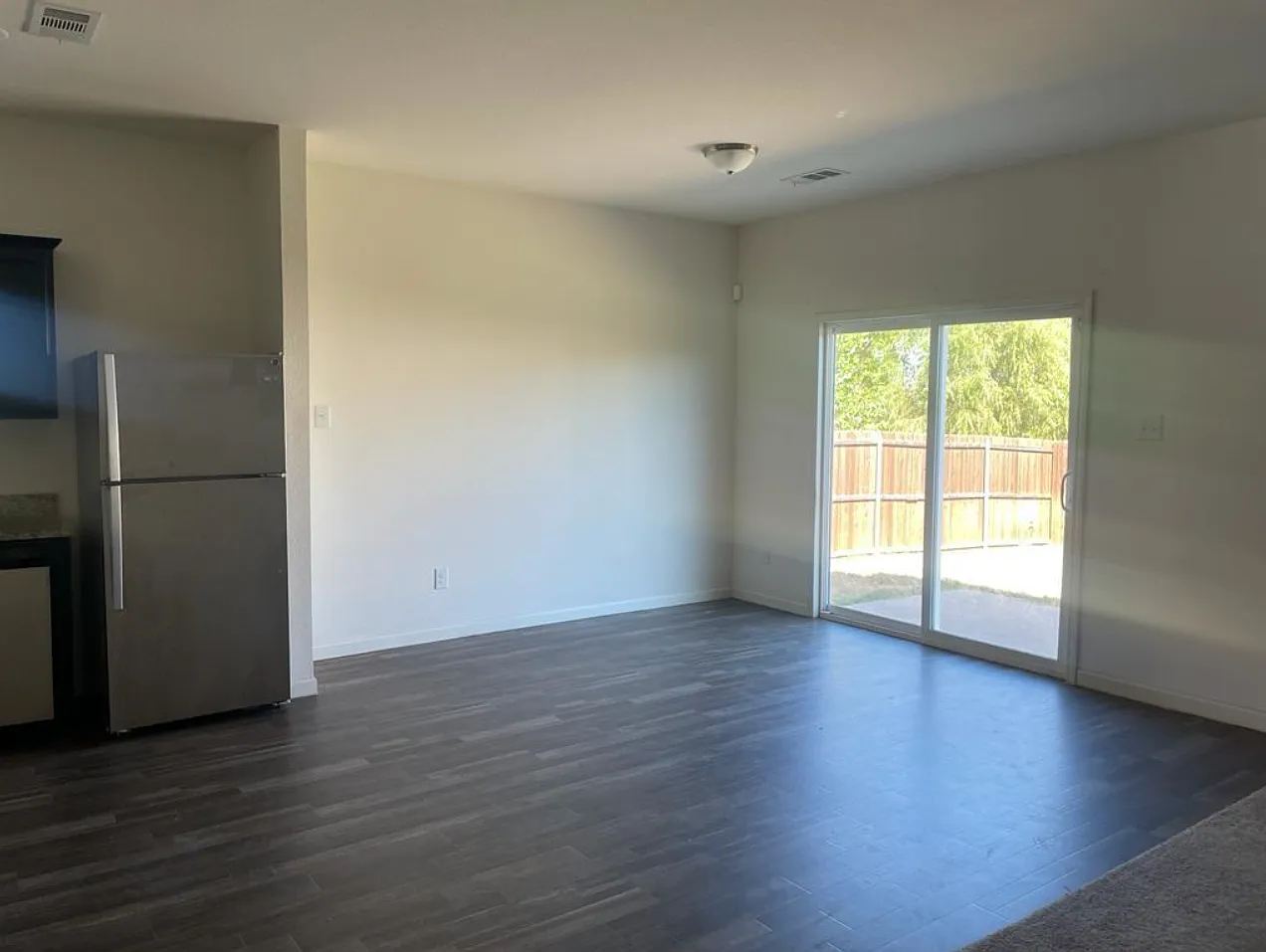 3 bed, 1714 sqft, $2,250 — Photo 3