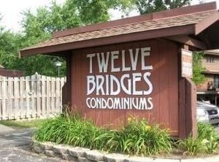 4085 S 84th St APT 4, Greenfield, WI 53228