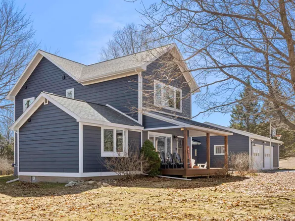 4457 Maidens Rd, Onekama, MI 49675