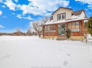 903 Grand Marais Rd E, Windsor, ON N8X 3H9