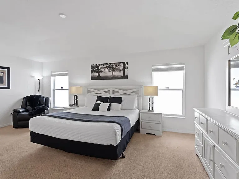 Dharma Cir — Photo 18