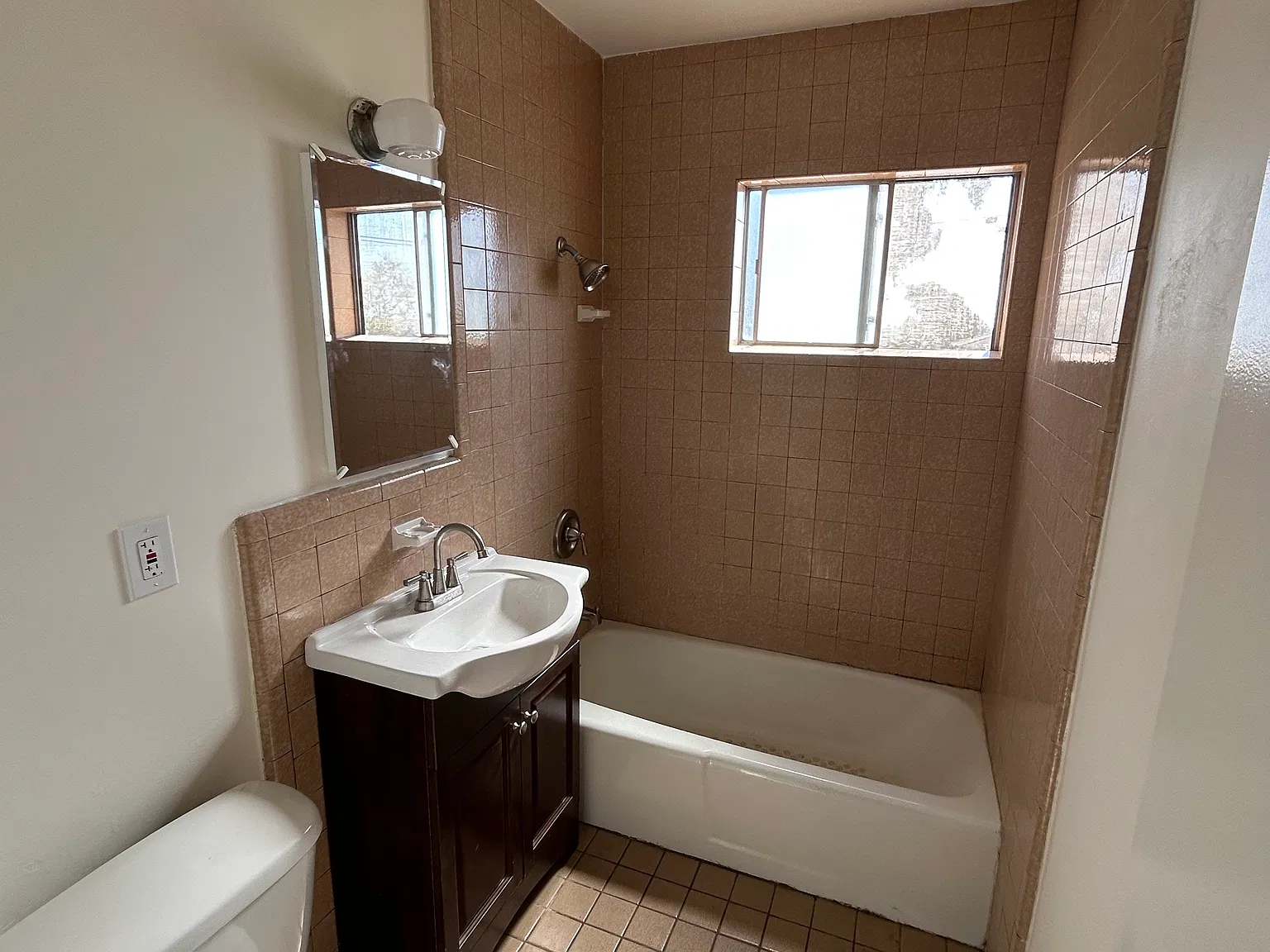 2 bed, 750 sqft, $2,700 — Photo 4