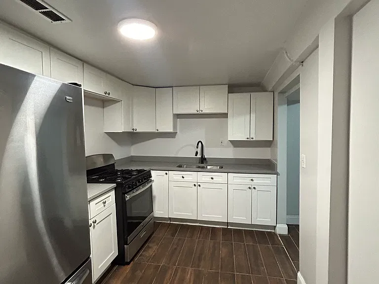 1529 S Homan Ave — Photo 4
