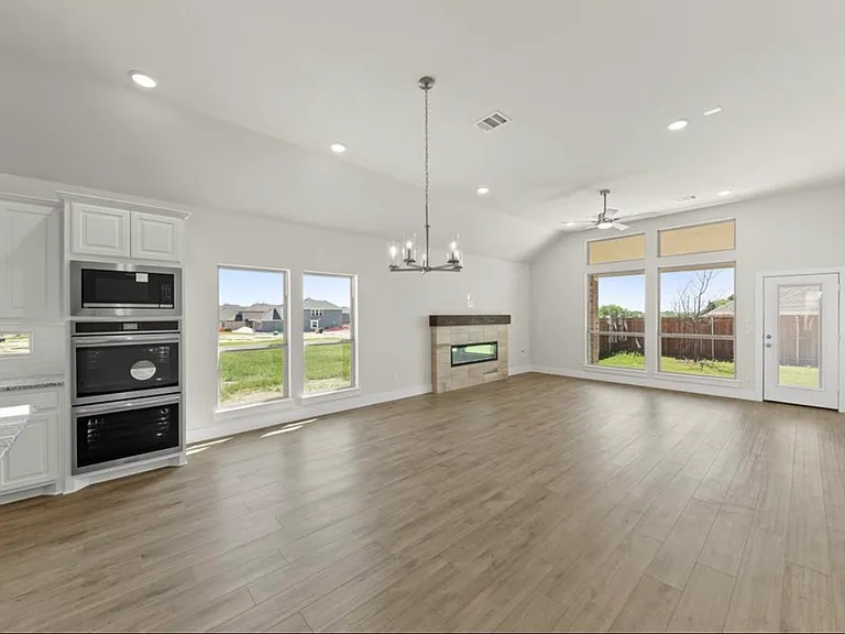 2515 Haley Holw — Photo 1