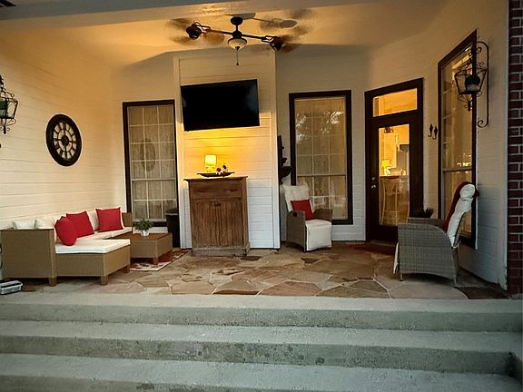 3rd image of 384 Sandpiper Ln