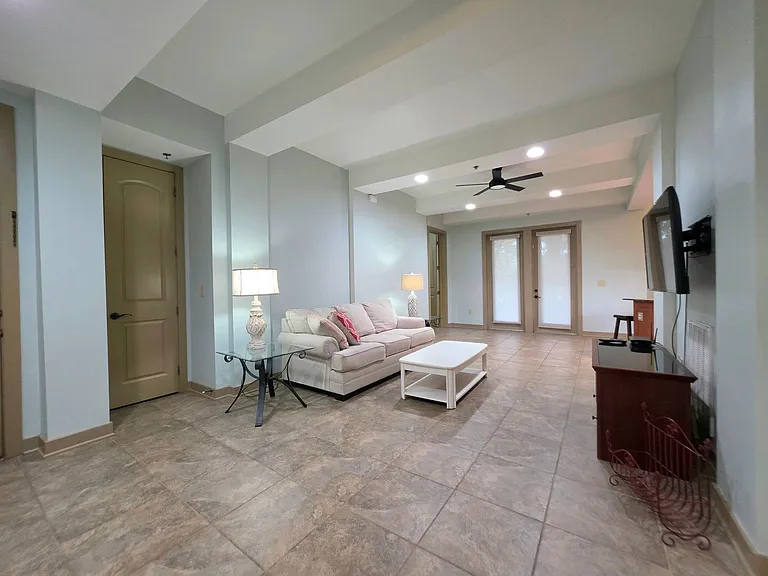 1430 Regency Rd #B104 — Photo 6
