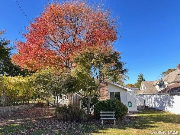 34 Grove Road, Rocky Point, NY 11778