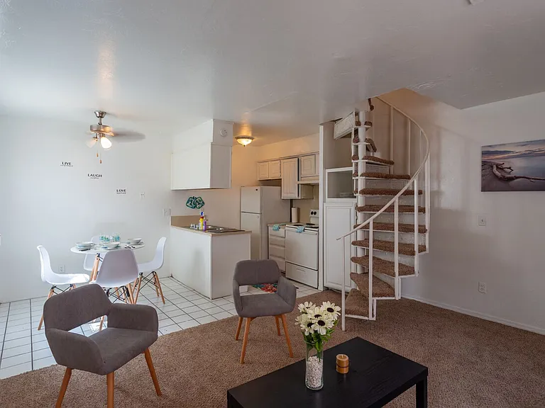 Bradford Square Apartments — Photo 7