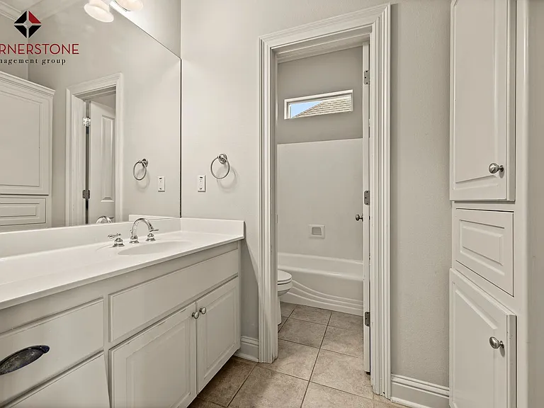 8564 Grand View Dr — Photo 15