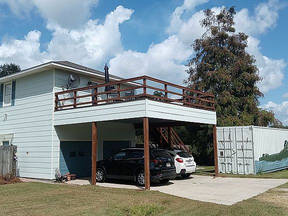 garage/carport/deck